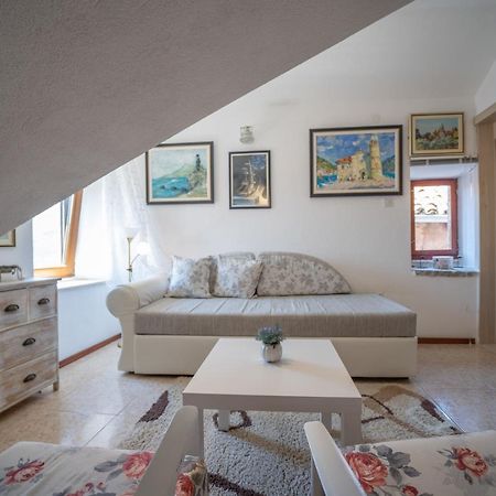 Apartments Franovic เปราสต์ ภายนอก รูปภาพ