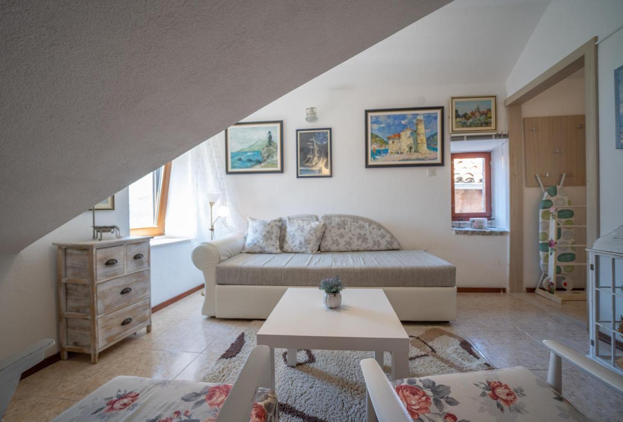 Apartments Franovic เปราสต์ ภายนอก รูปภาพ