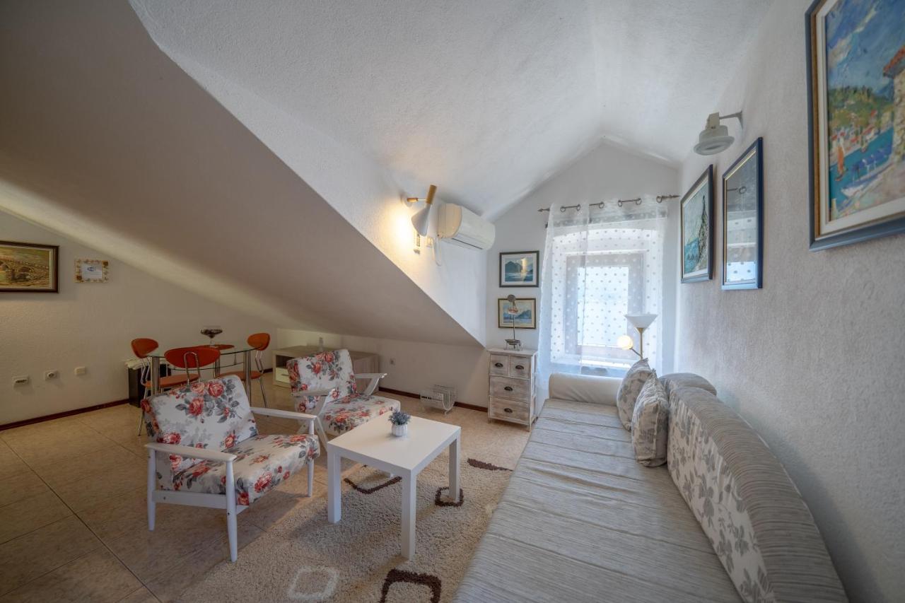 Apartments Franovic เปราสต์ ภายนอก รูปภาพ